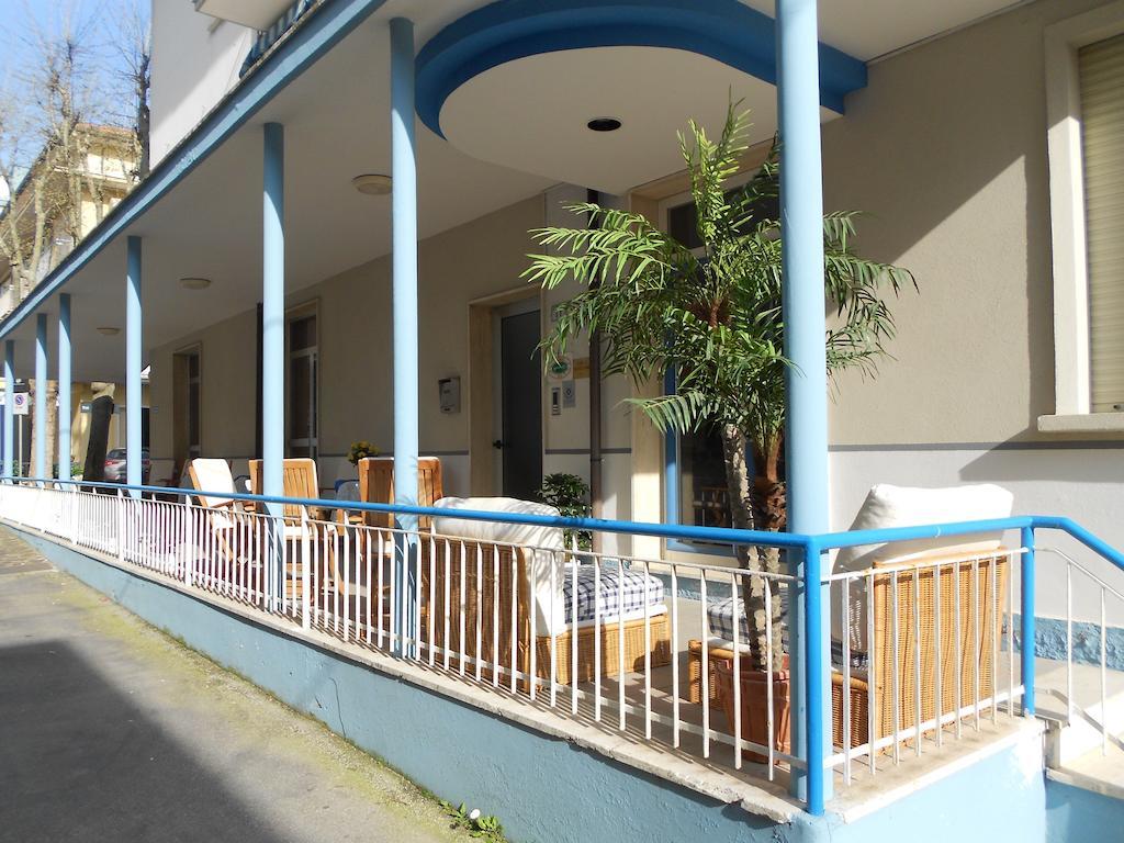 Hotel Villa Dei Platani Bellaria-Igea Marina Buitenkant foto