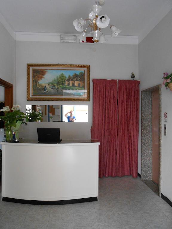 Hotel Villa Dei Platani Bellaria-Igea Marina Buitenkant foto