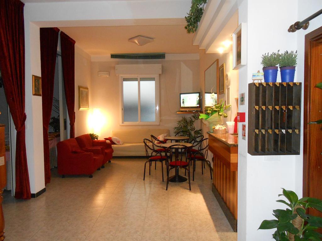 Hotel Villa Dei Platani Bellaria-Igea Marina Buitenkant foto