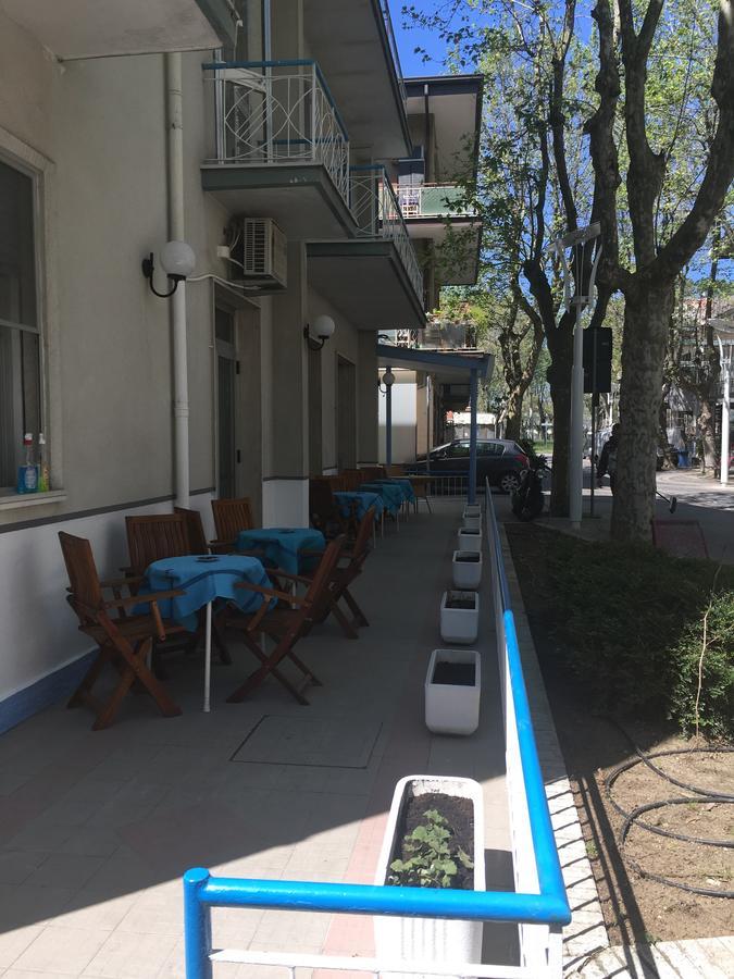 Hotel Villa Dei Platani Bellaria-Igea Marina Buitenkant foto
